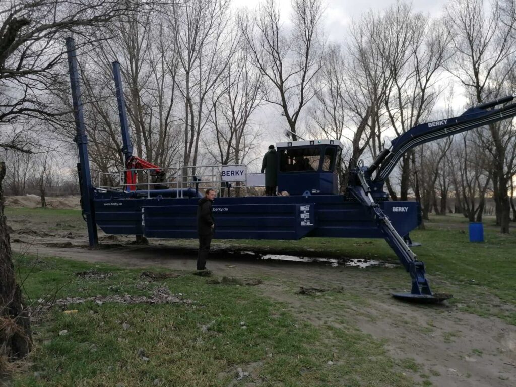 BERKY Poseidon 770 during launching