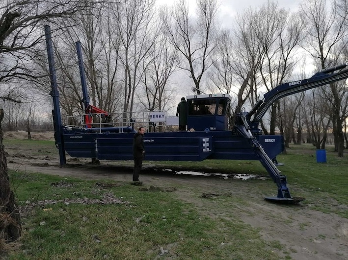 BERKY Poseidon 770 beim Zuwasserlassen