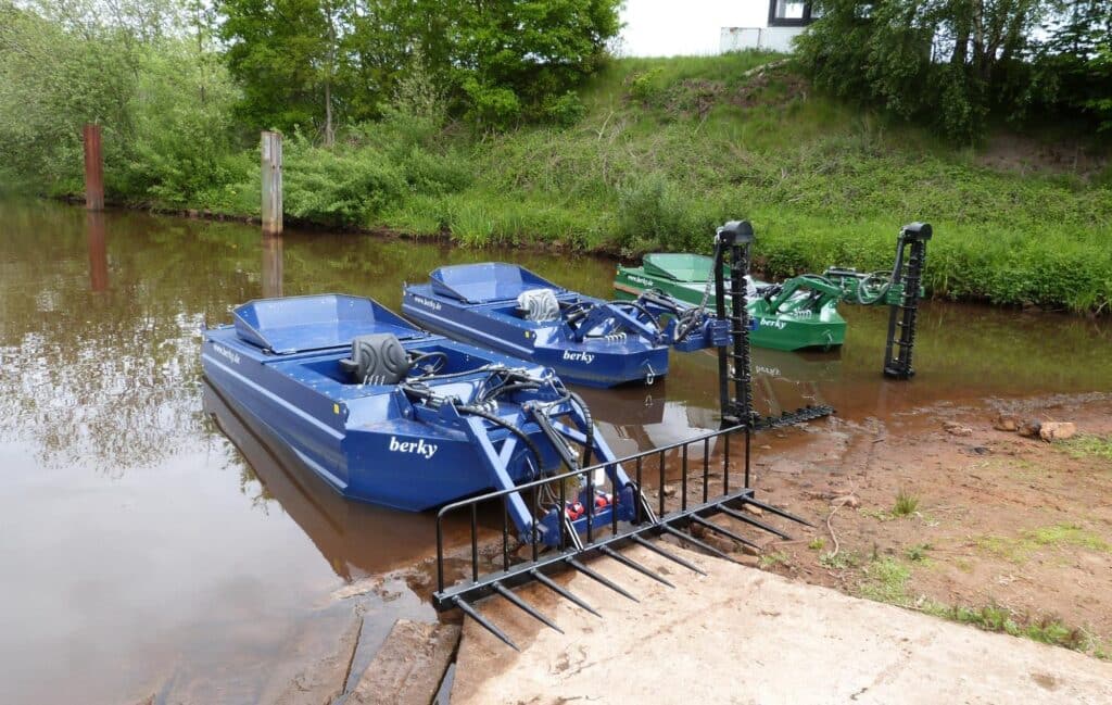 BERKY Nereus 150 ready for use on a lake